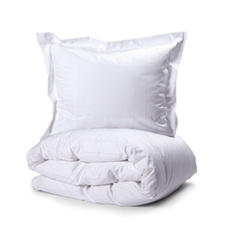 Liverpool satin 150x210 vit